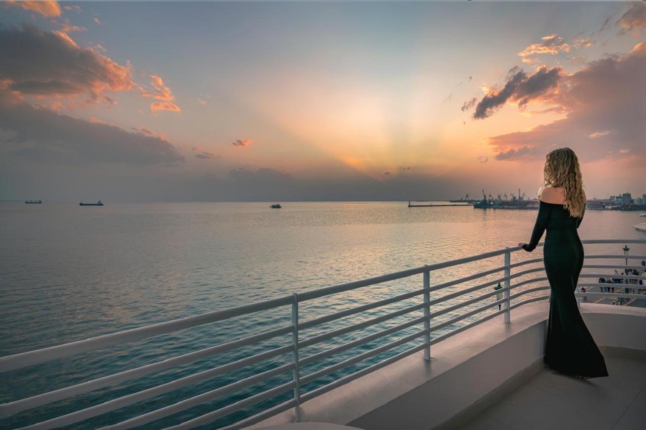 Iconic Salonica Suite Seafront Esterno foto