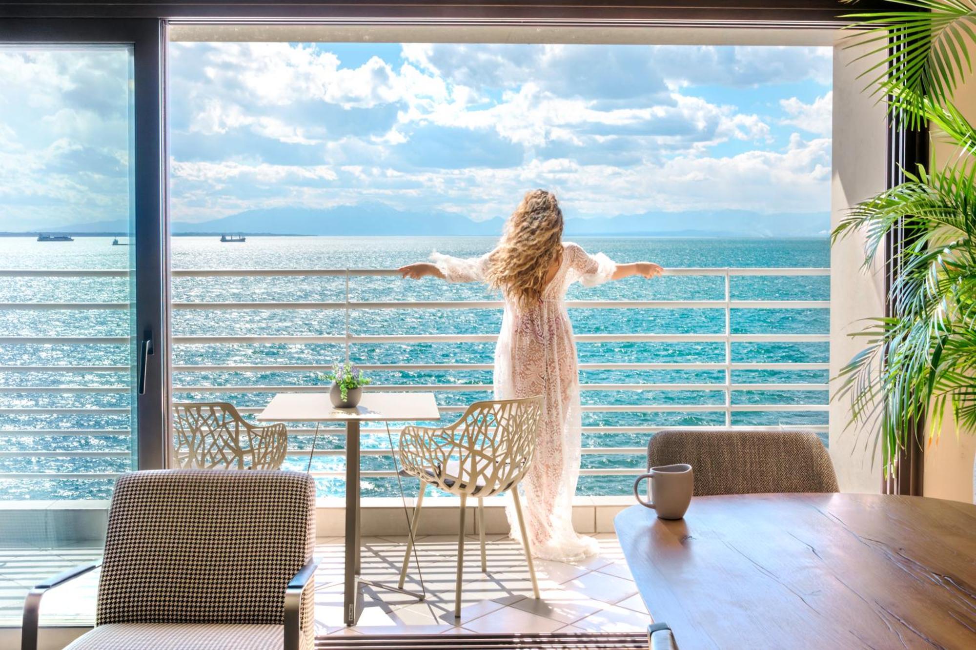 Iconic Salonica Suite Seafront Esterno foto