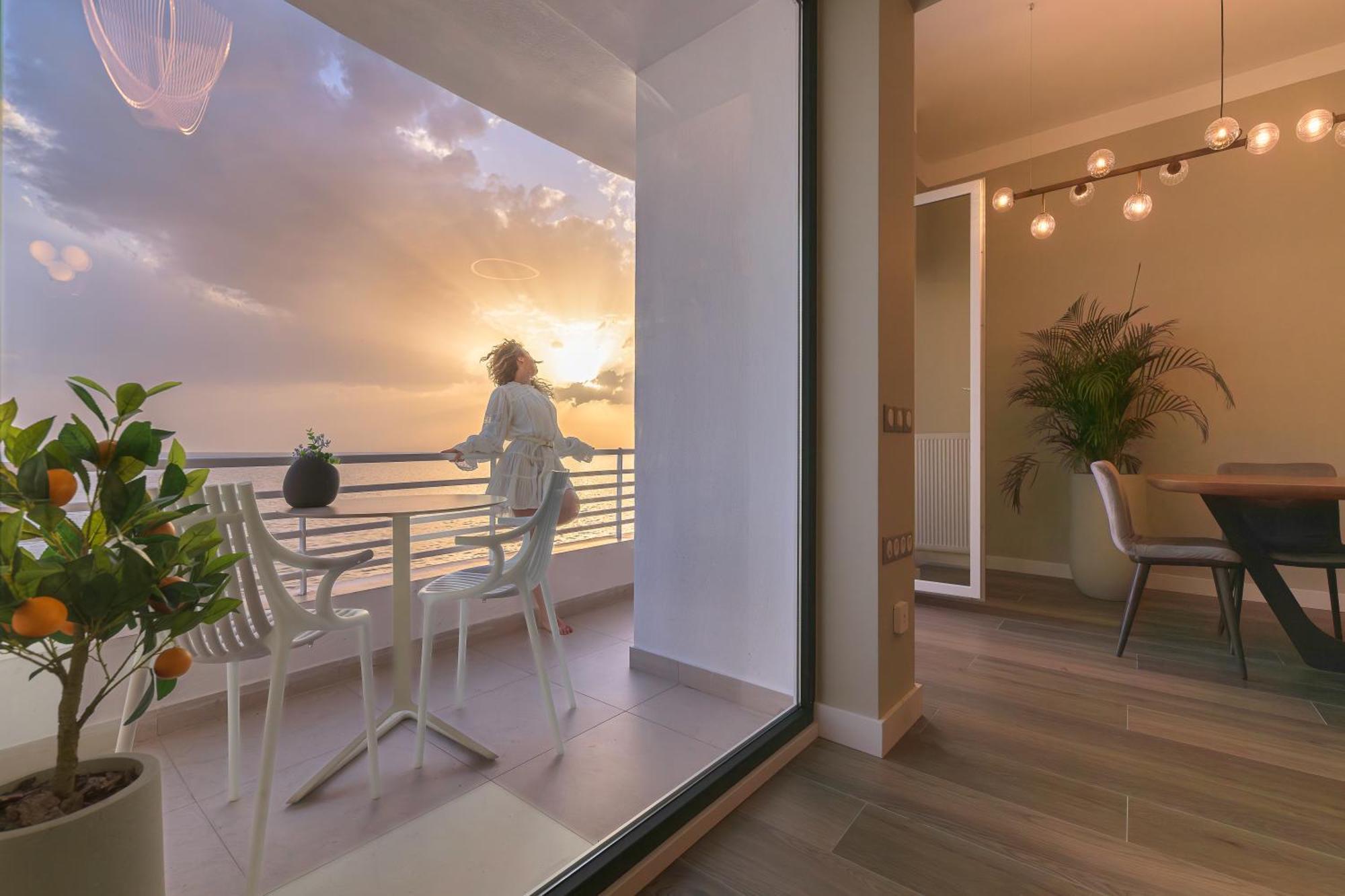 Iconic Salonica Suite Seafront Esterno foto